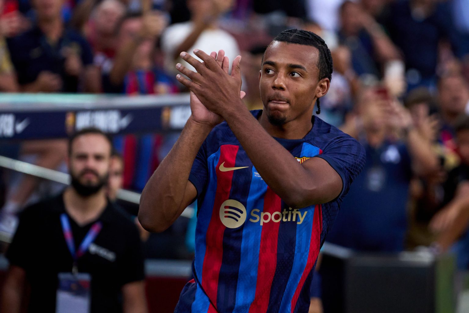 Barça : Jules Koundé, la sortie fracassante de Xavi Hernandez Jules Koundé a impressioné contre Valladolid