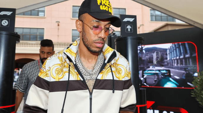 La mâchoire cassée d’Aubameyang s’invite dans les négociations entre le Barça et Chelsea Aubameyang, la mâchoire s'invite dans les négociations