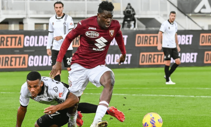 Barcelone veut un talent ivoirien de Série A Wilfried Singo ciblé par Barcelone