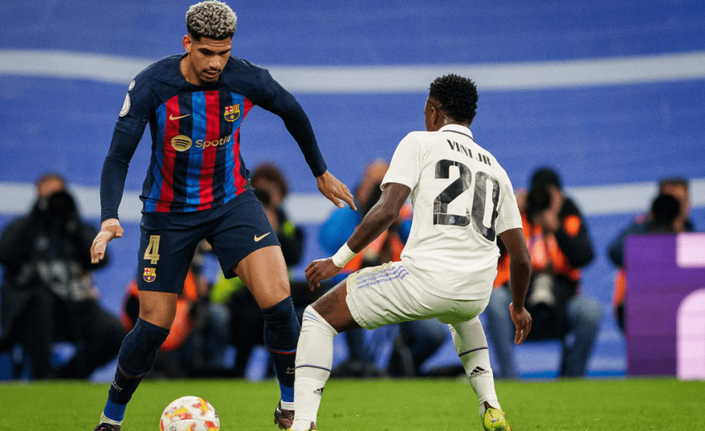 Ronald Araujo prévient clairement Vinicius avant le clasico Araujo annonce un duel avec Vinicius avant le clasico