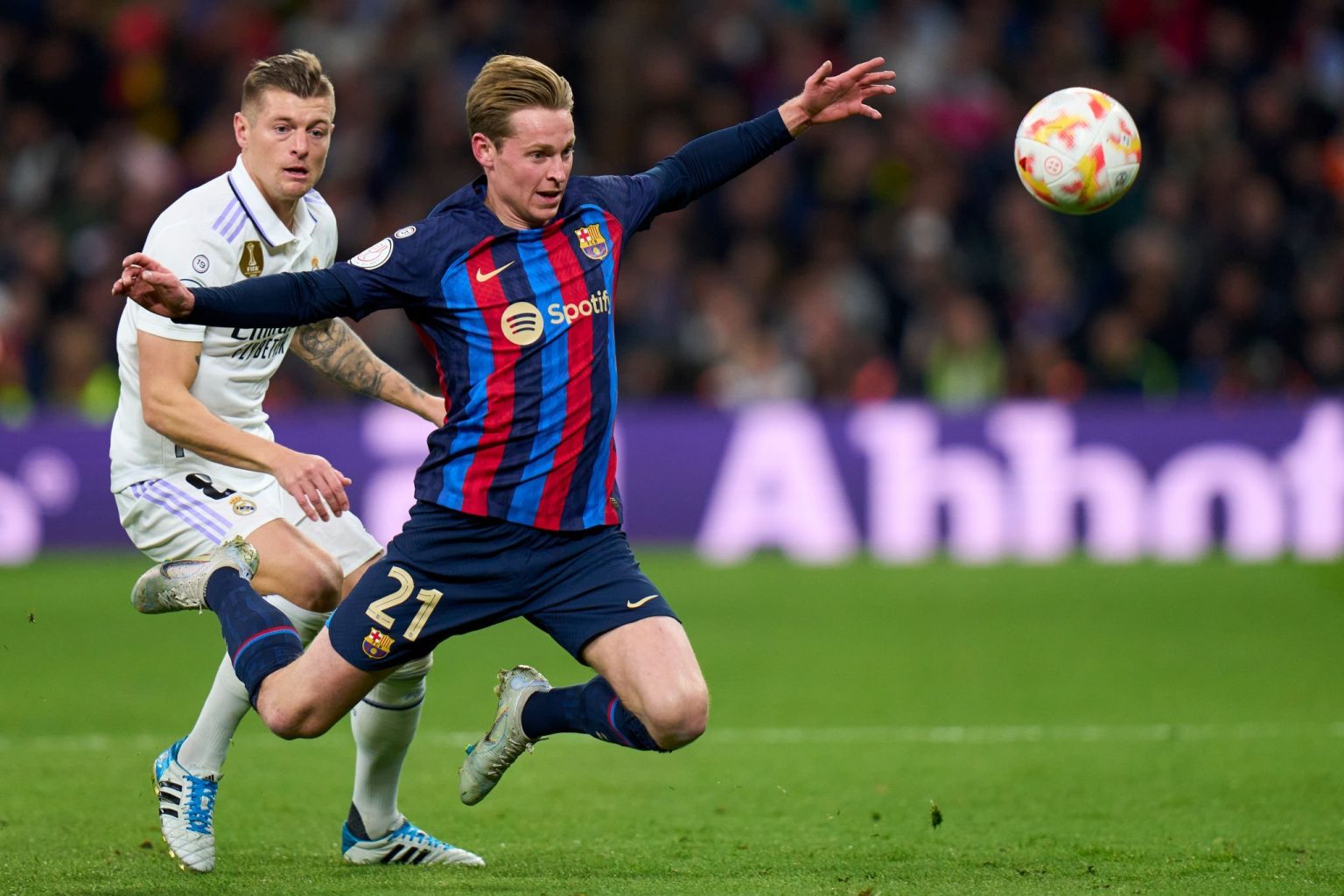 Le feuilleton Frenkie de Jong : Barcelone fixe le cap à 100 millions d'euros