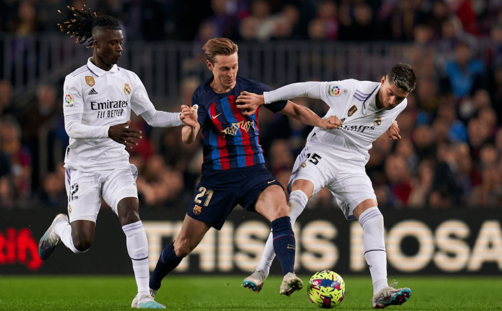 Clasico : Xavi compte sur des retours contre le Real Xavi espère Frenkie, Lewandowski et Raphinha pour le clasico