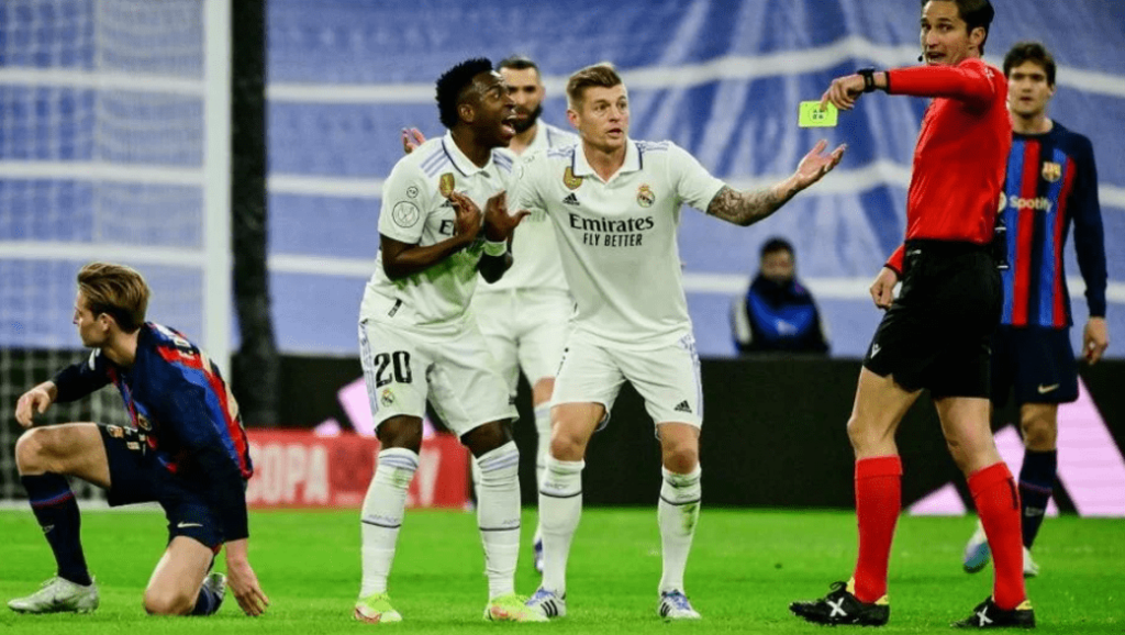 Vinicius suspendu au Clasico retour, le nouveau coup de théâtre Vinicius ne sera pas suspendu en demi-finale retour coupe du roi