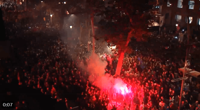 Barcelone : folie dans la ville après le titre de champion Barcelone, la ville en fusion après le titre de champion
