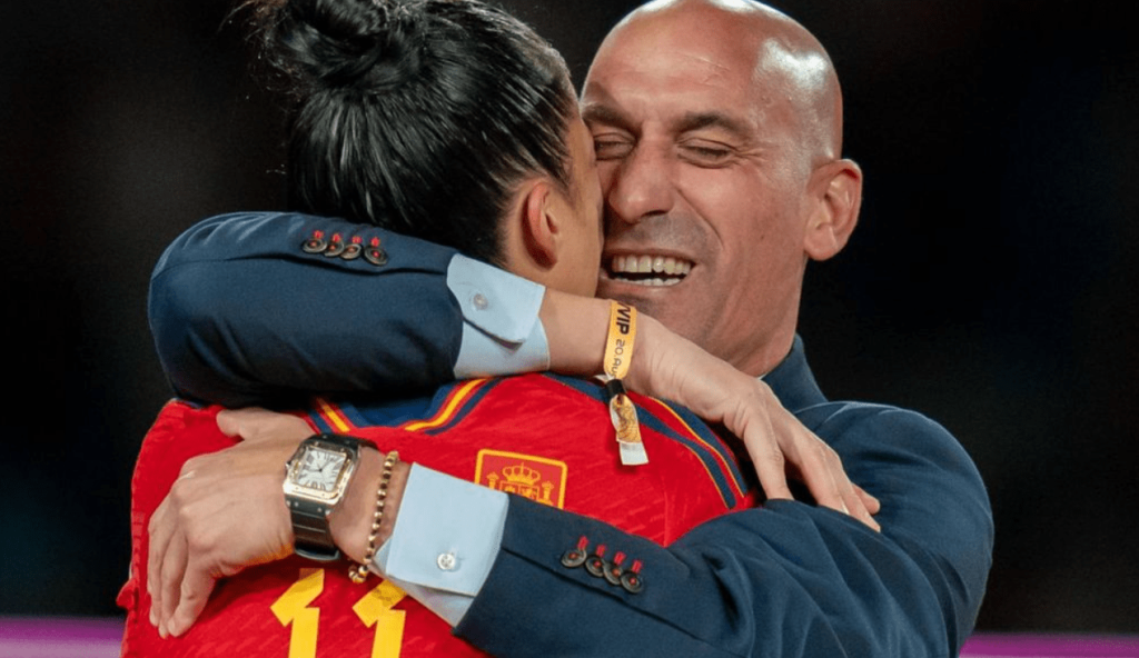 Le patron du football espagnol poussé à la démission après son baiser forcé sur Jennifer Hermoso