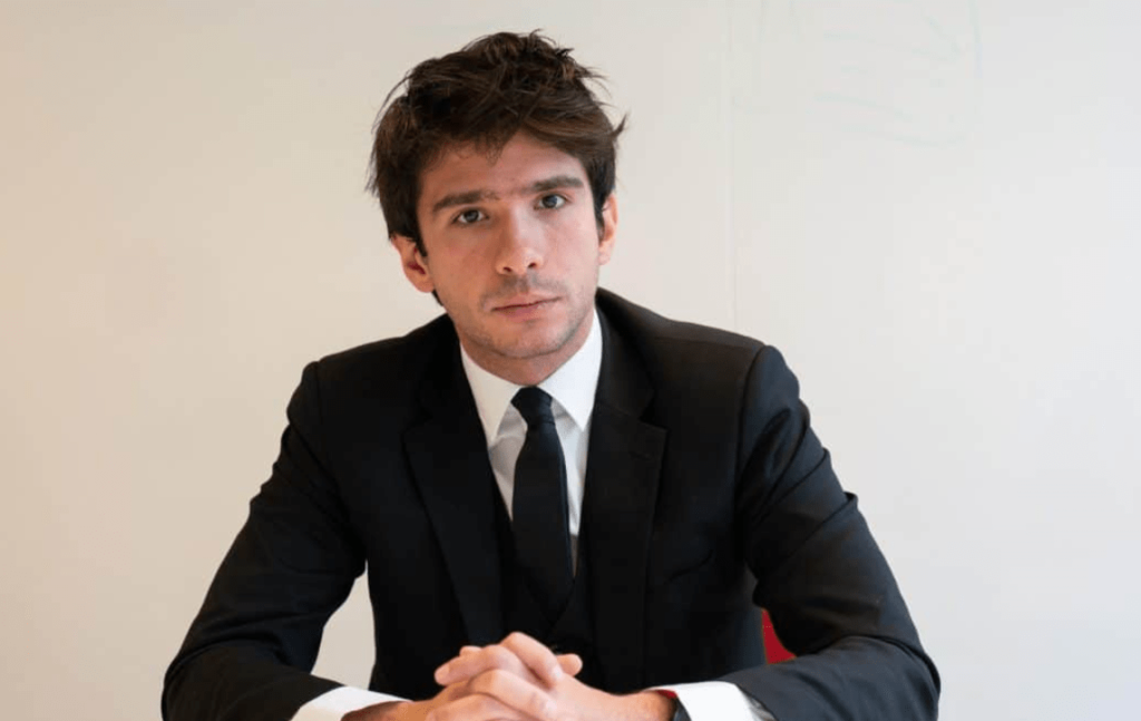 Juan Branco, l’attaque contre Laporta, la trahison de Guardiola et les clubs-Etat Juan Branco charge le Barça et la gouvernance du football européen