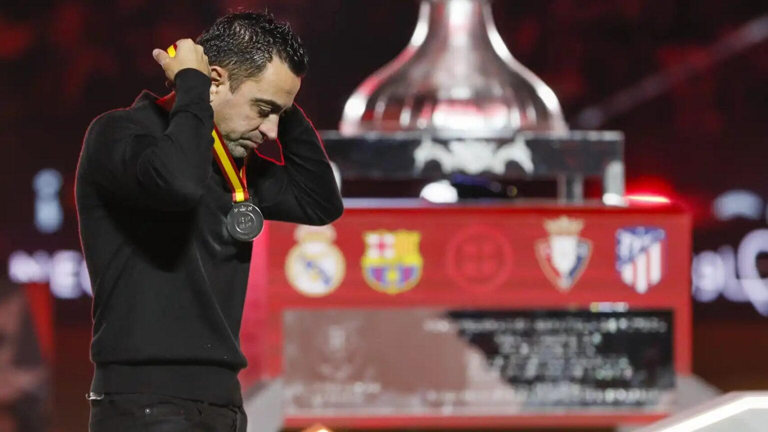 Xavi prêt à claquer la Porte ? les dissensions au sein du vestiaire s’accentuent Lâché par une partie du vestiaire, Xavi pourrait jeter l'éponge