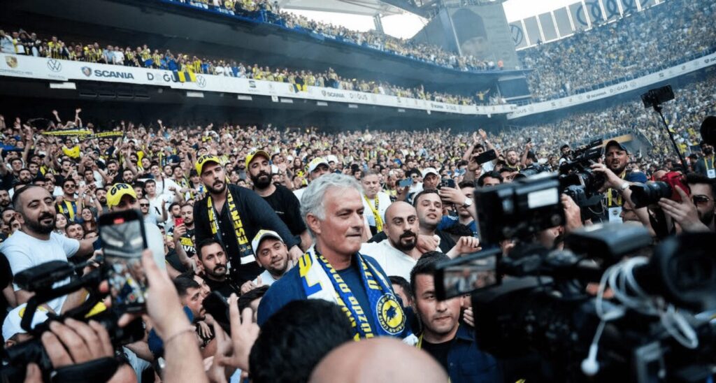 Barça: un flop pourrait rapporter gros grâce à Mourinho José Mourinho pousse pour le transfert d'Ansu Fati