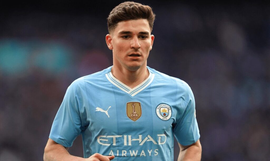Montant record, accord Atlético et City pour Julian Alvarez Accord Historique de 95 M€ : Julian Alvarez Passe de Manchester City à l'Atlético Madrid