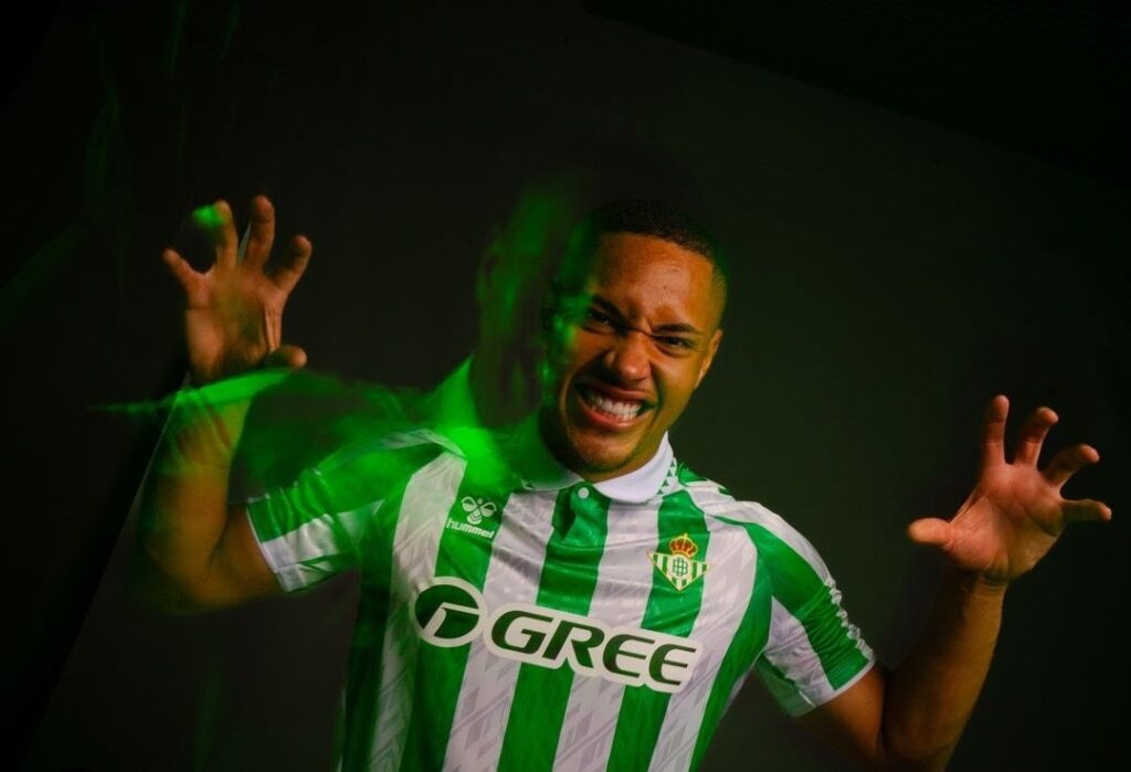 Vitor Roque revient sur son passage raté au Barça