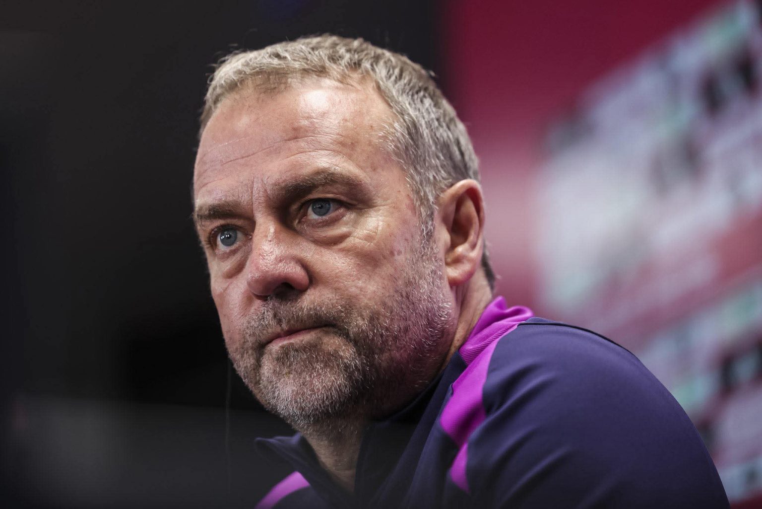 Flick doit le libérer » : les fans du Barça s’attaquent à un joueur jugé méconnaissable